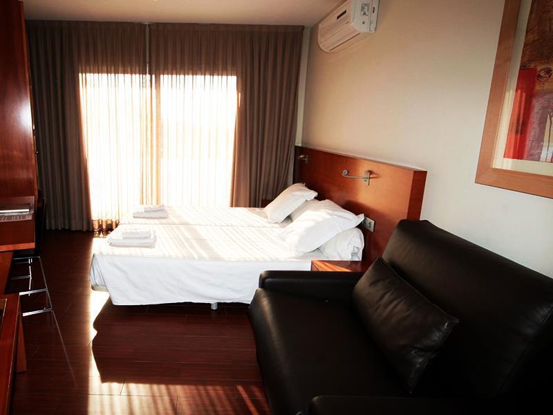 Apartamentos Turisticos Madanis L'Hospitalet de Llobregat Room photo